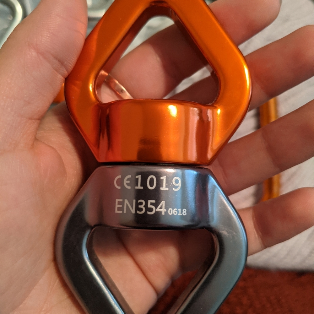 Aerial swivel